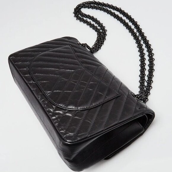 Chanel Black 2.55 Reissue Chevron Quilted Calfskin Leather So Black - Picture 3 of 12